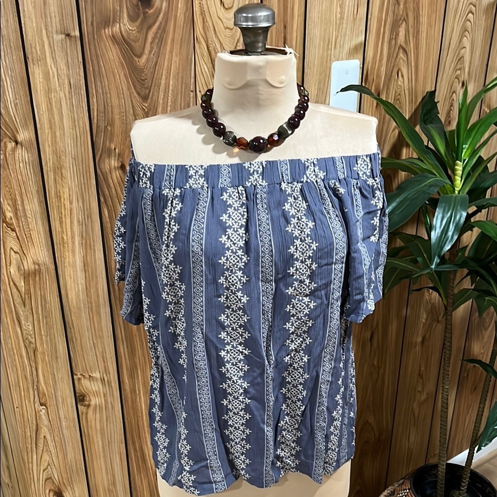 Simply Noelle Blue and White Ruffled Short Sleeve Blouse